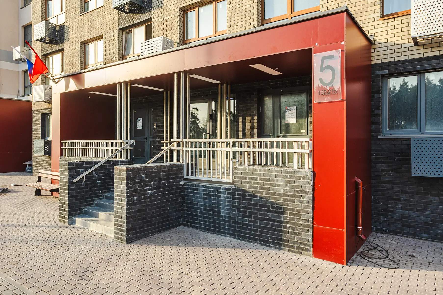 Снять  помещение свободного назначения