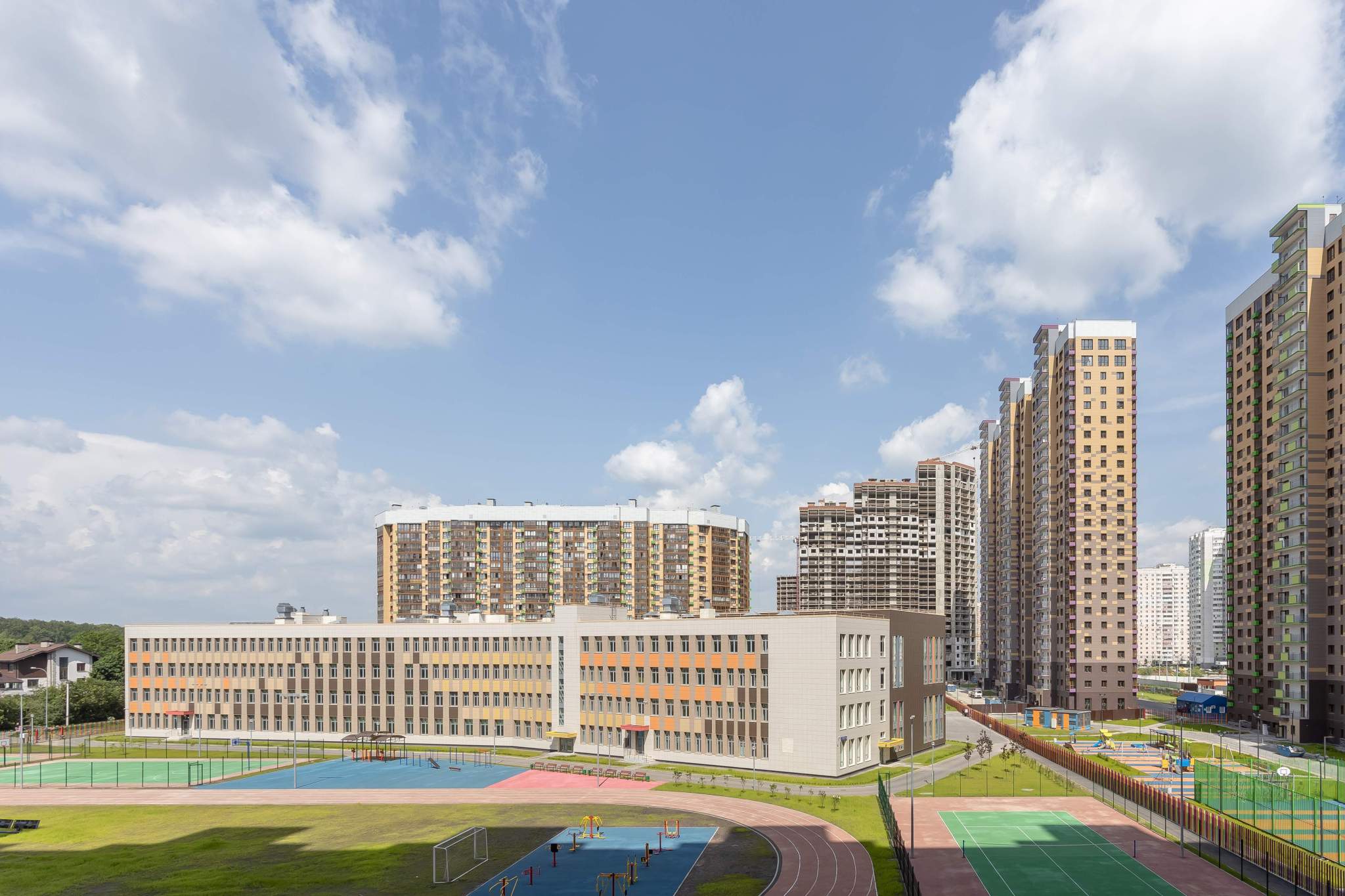 Купить  машиноместо