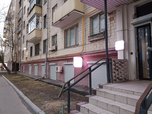 Снять  помещение свободного назначения