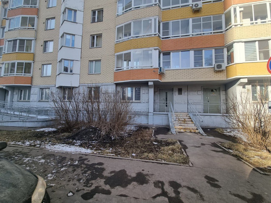 Снять  помещение свободного назначения