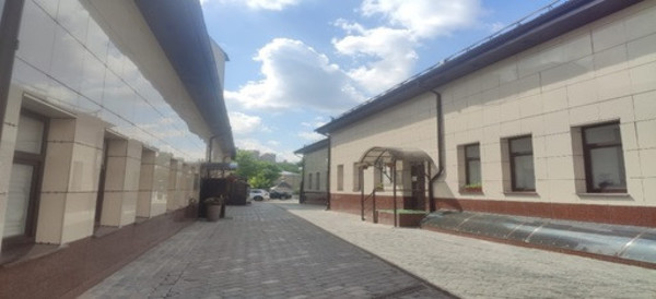 Снять  помещение свободного назначения