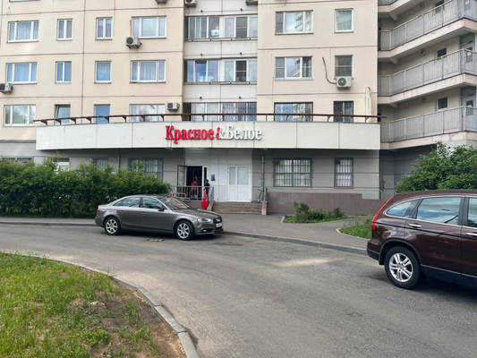 Снять  помещение свободного назначения